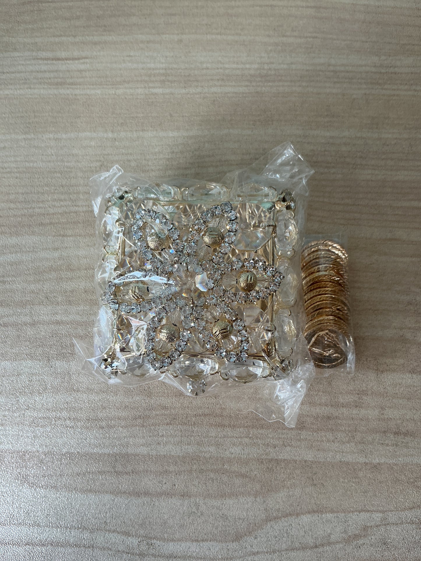 Arras Gold Flower Rhinestone with gift box
