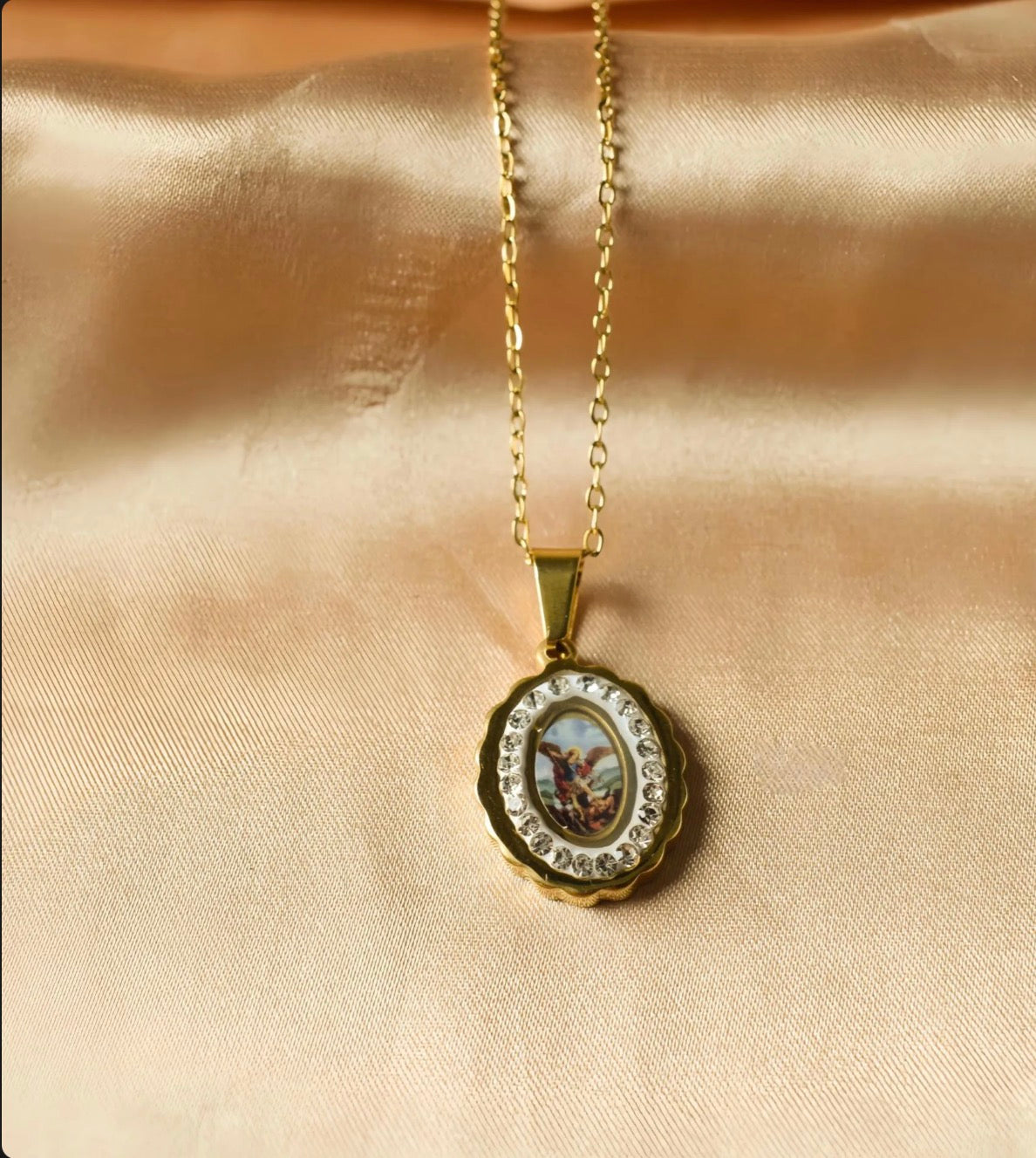 Collar Con Colgante De La Virgen María