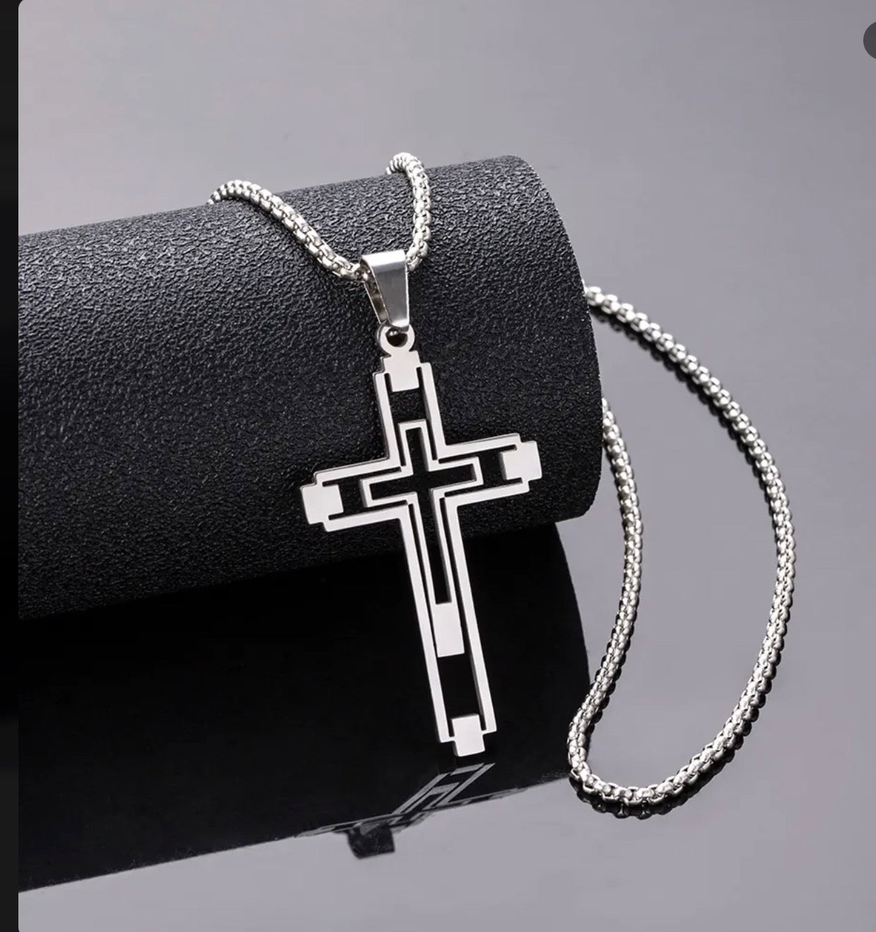 Collar Con Colgante De Cruz