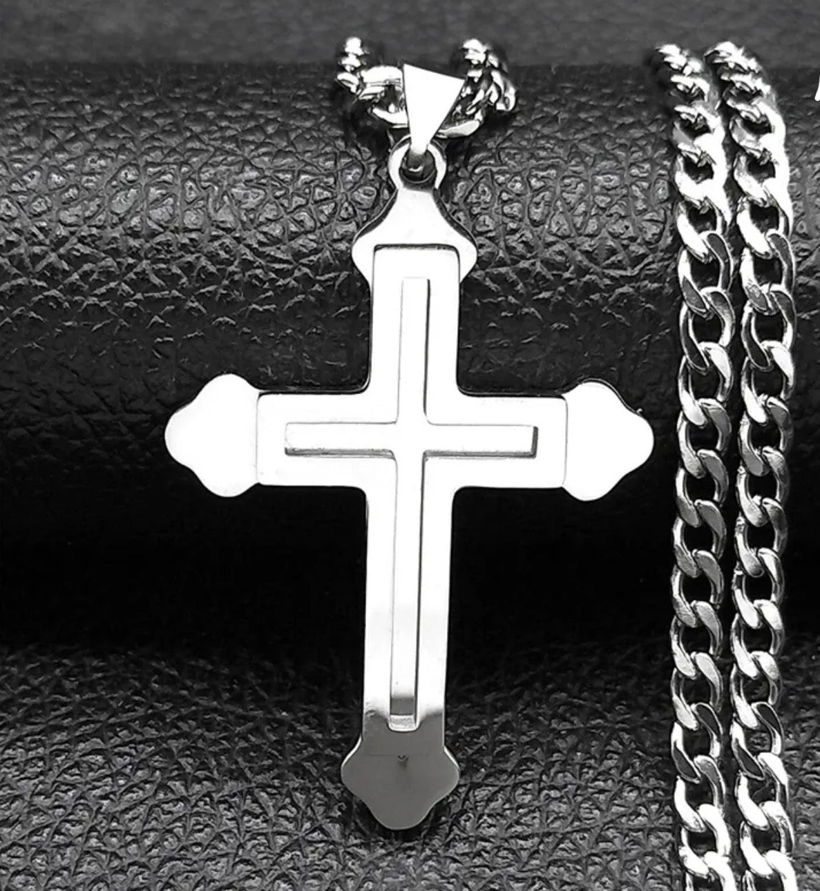 Collar Con Colgante De Cruz