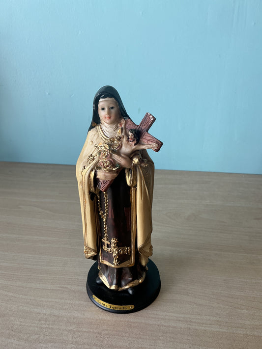 Santa Teresita con base 7"H