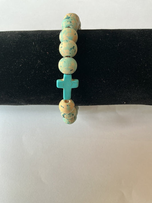 Brazalete con cruz de piedra natural