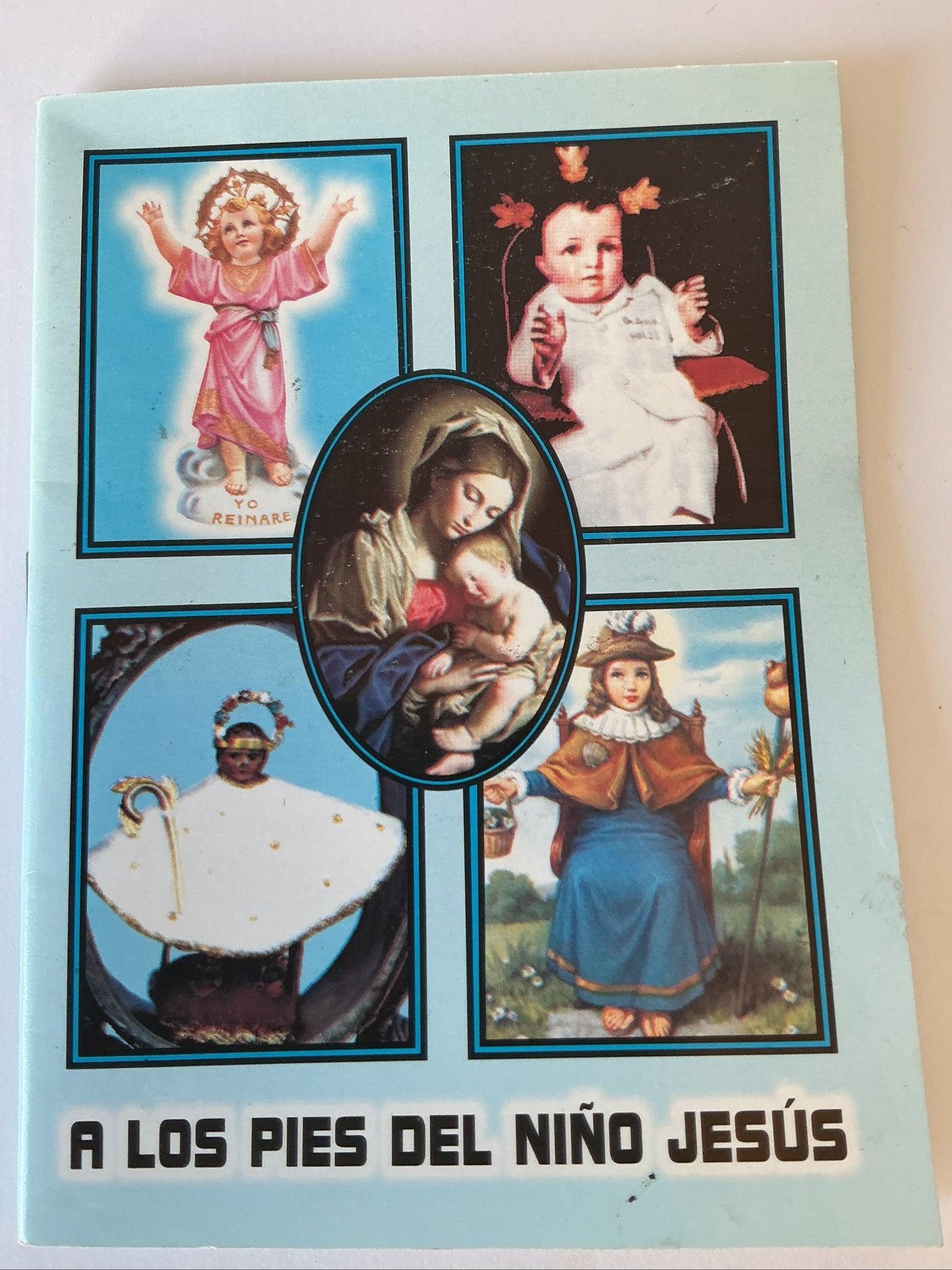 A los pies del Niño Jesús
