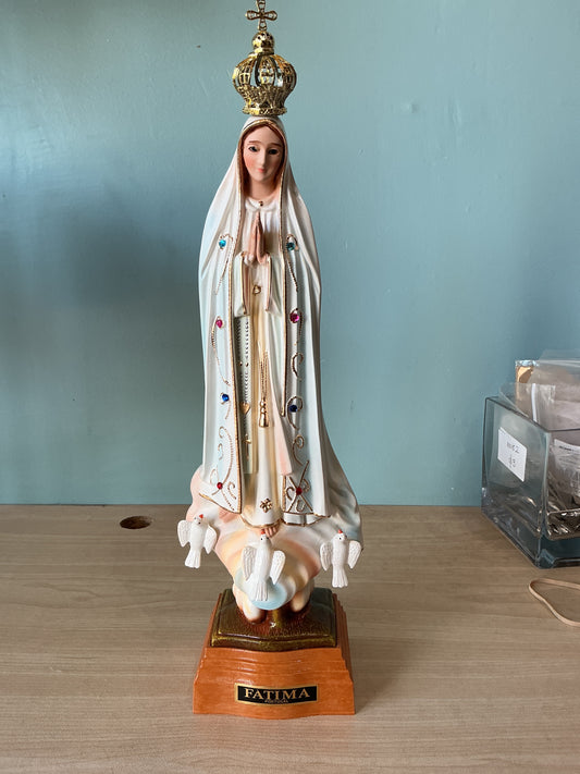 Our Lady of Fatima with glass eyes 11"H