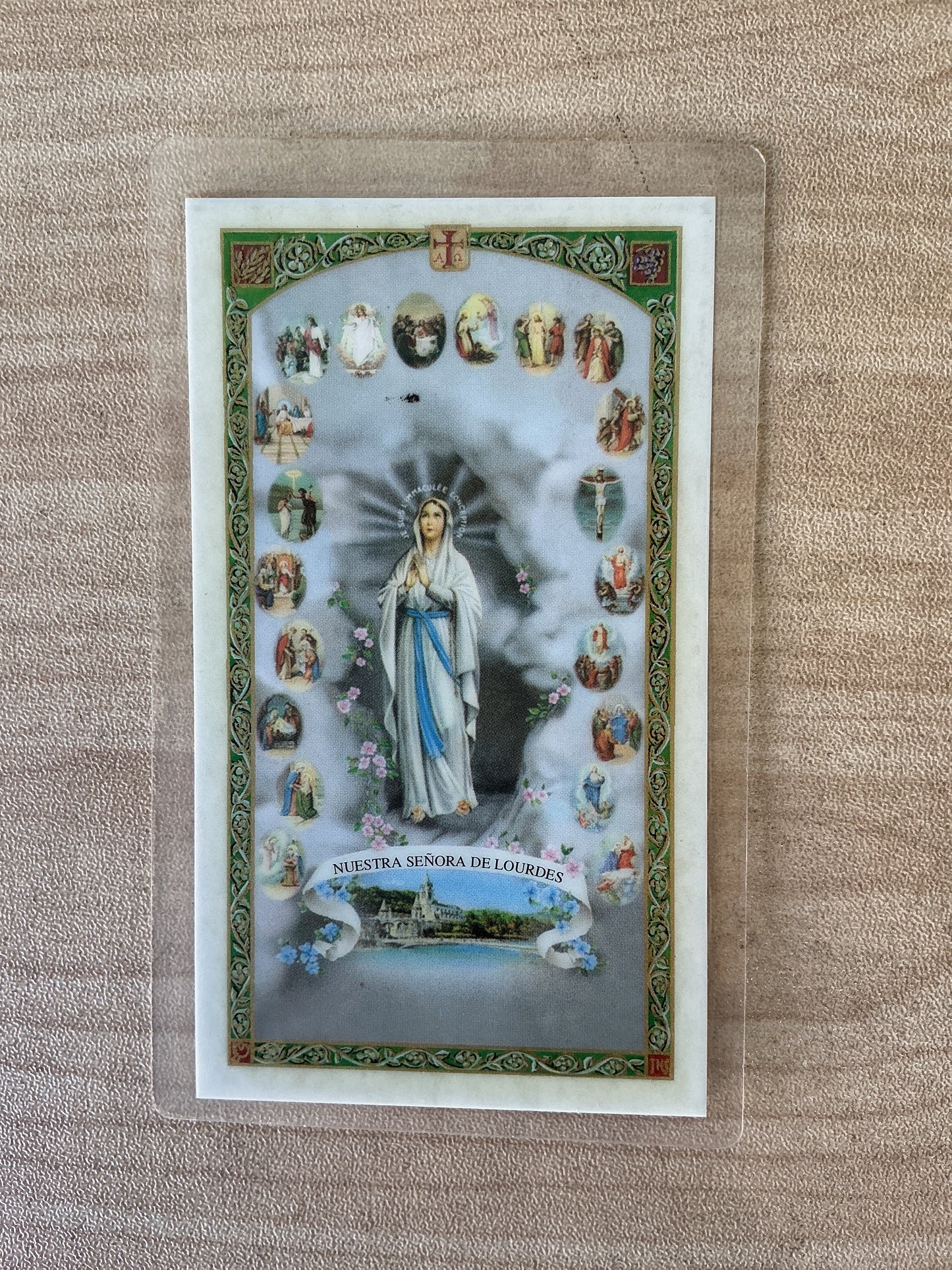 Los Veinte Mysterios del Rosario - Nuestra Señora de Lourdes