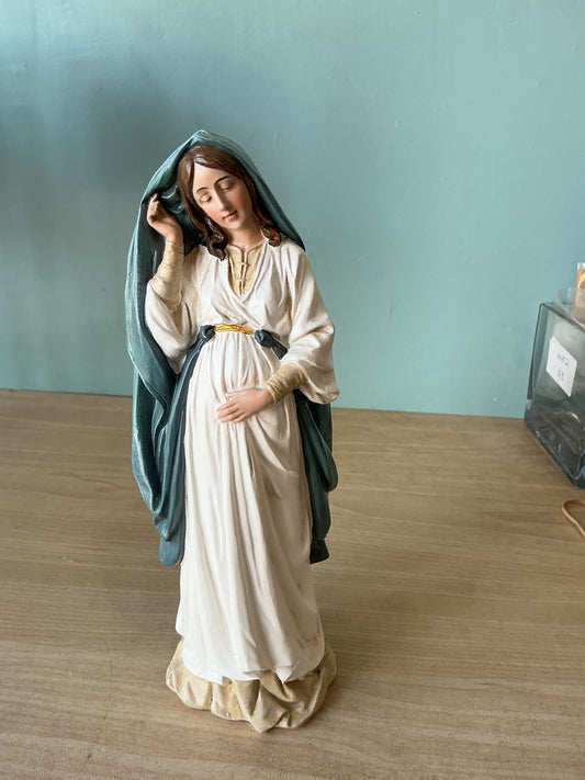 Pregnant Mary 8.75"H
