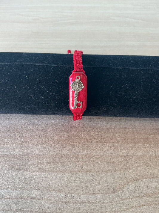 Bracelet Hilo Rojo - con llave de San Benito