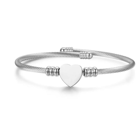 Brazalete De Cable De Acero Inoxidable Con Colgante De Corazón
