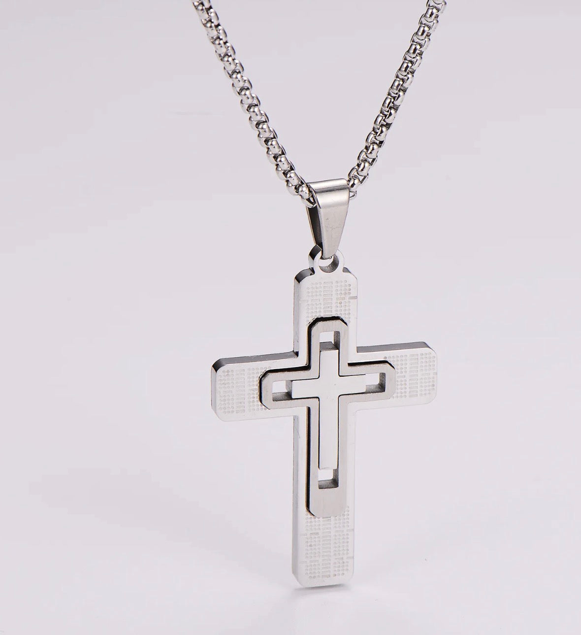 Collar Con Colgante De Cruz Capas Hueco