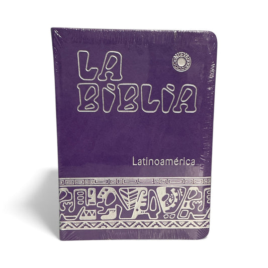 BIBLIA LATINOAMERICANA LETRA GRANDE SEMI PIEL CON UÑERO MORADA CON CANTOS PLATEADOS